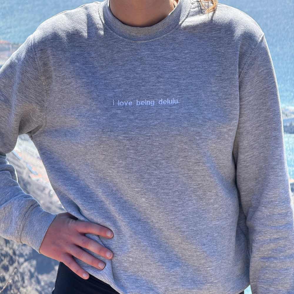 Mikina s vlastnou výšivkou bez kapucne